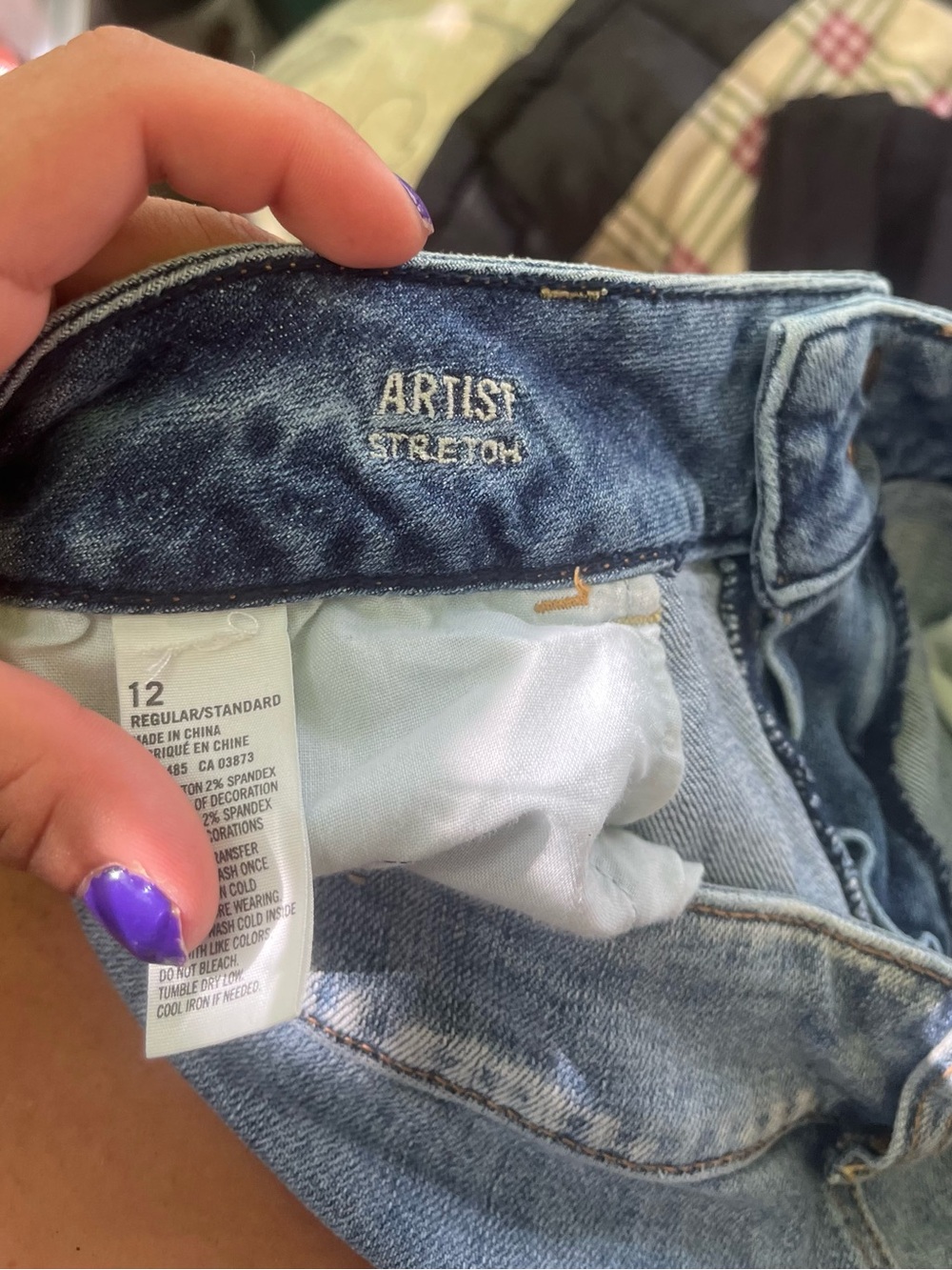 American Eagle Outfitters Light Blue Flare Jeans with Back Pocket Accent - Picture 3 of 5